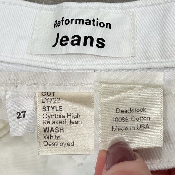 Reformation Cynthia High Rise Relaxed Fit Jeans in White Destroyed Denim Sz 27S - Picture 3 of 16